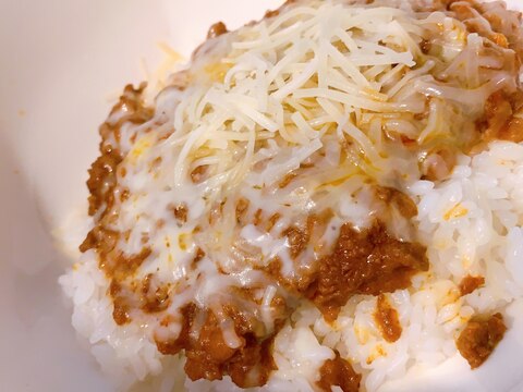 余ったミートソースでチーズ丼♪